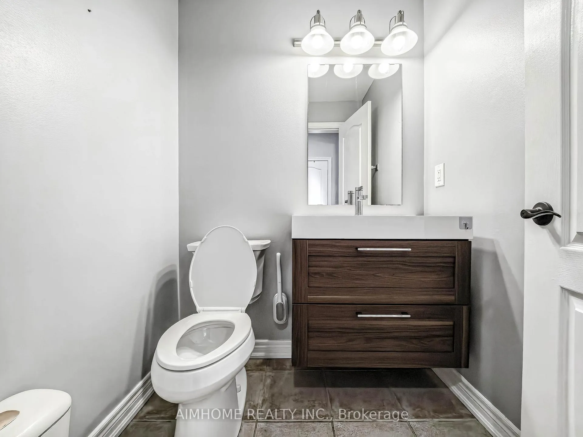 Photo 11 of 16 Chasser Drive, Markham, Greensborough — HOMEH