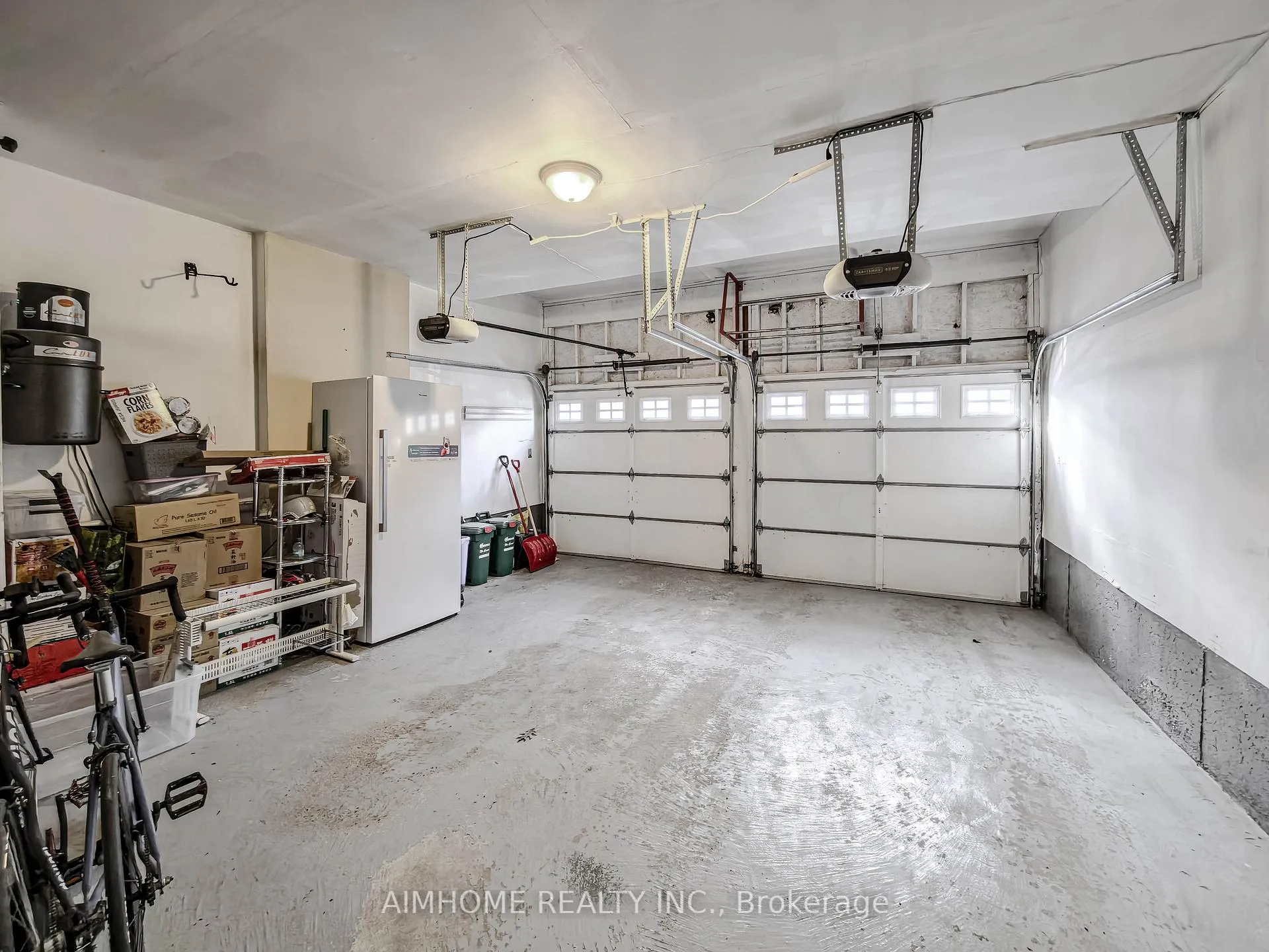 Photo 17 of 16 Chasser Drive, Markham, Greensborough — HOMEH