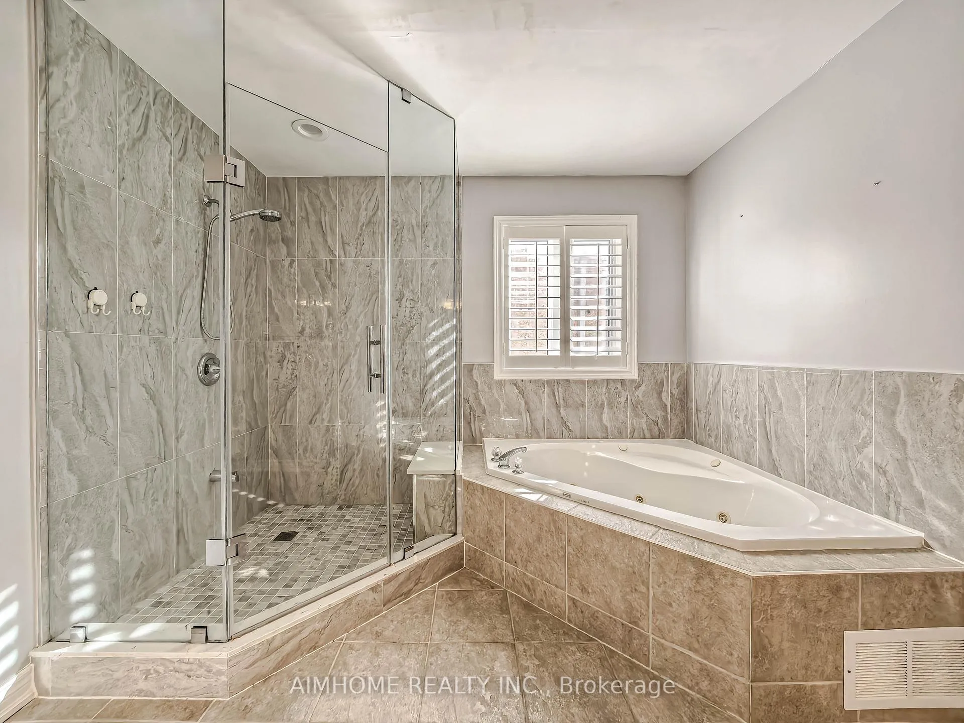 Photo 21 of 16 Chasser Drive, Markham, Greensborough — HOMEH