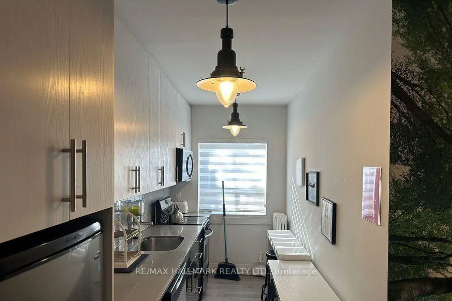 Photo 6 of Unit 5, 595 St Clair Avenue W, Toronto, Wychwood — HOMEH