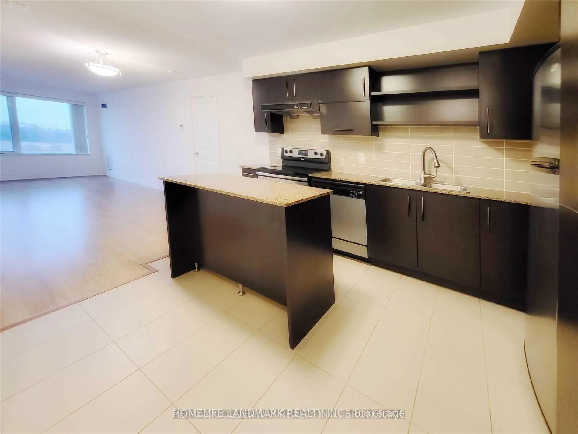 Photo 3 of Unit 812, 273 South Park Road, Markham, Commerce Valley — HOMEH