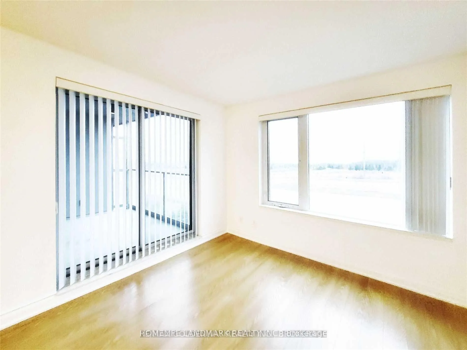 Photo 5 of Unit 812, 273 South Park Road, Markham, Commerce Valley — HOMEH