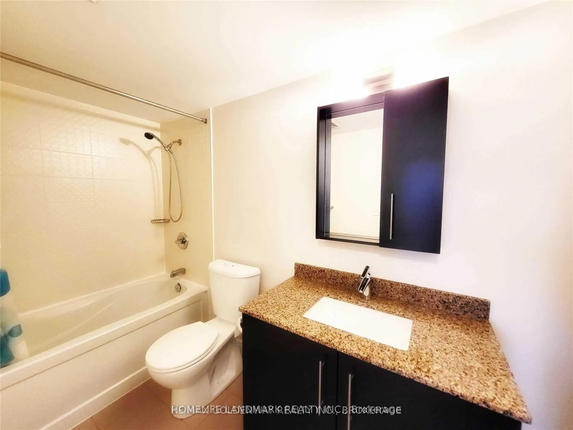Photo 8 of Unit 812, 273 South Park Road, Markham, Commerce Valley — HOMEH
