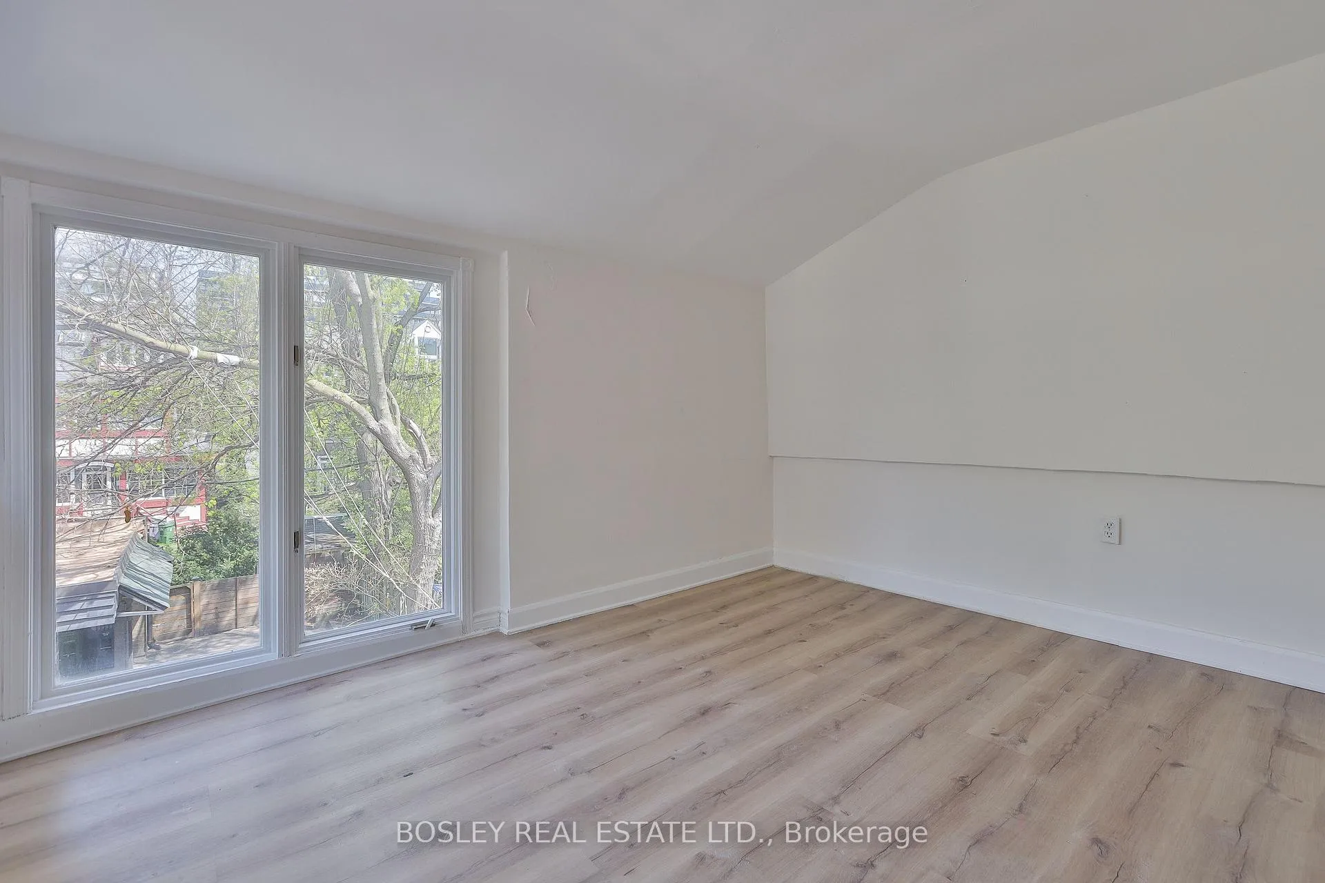 Photo 23 of 15 Kendal Avenue, Toronto, The Annex — HOMEH