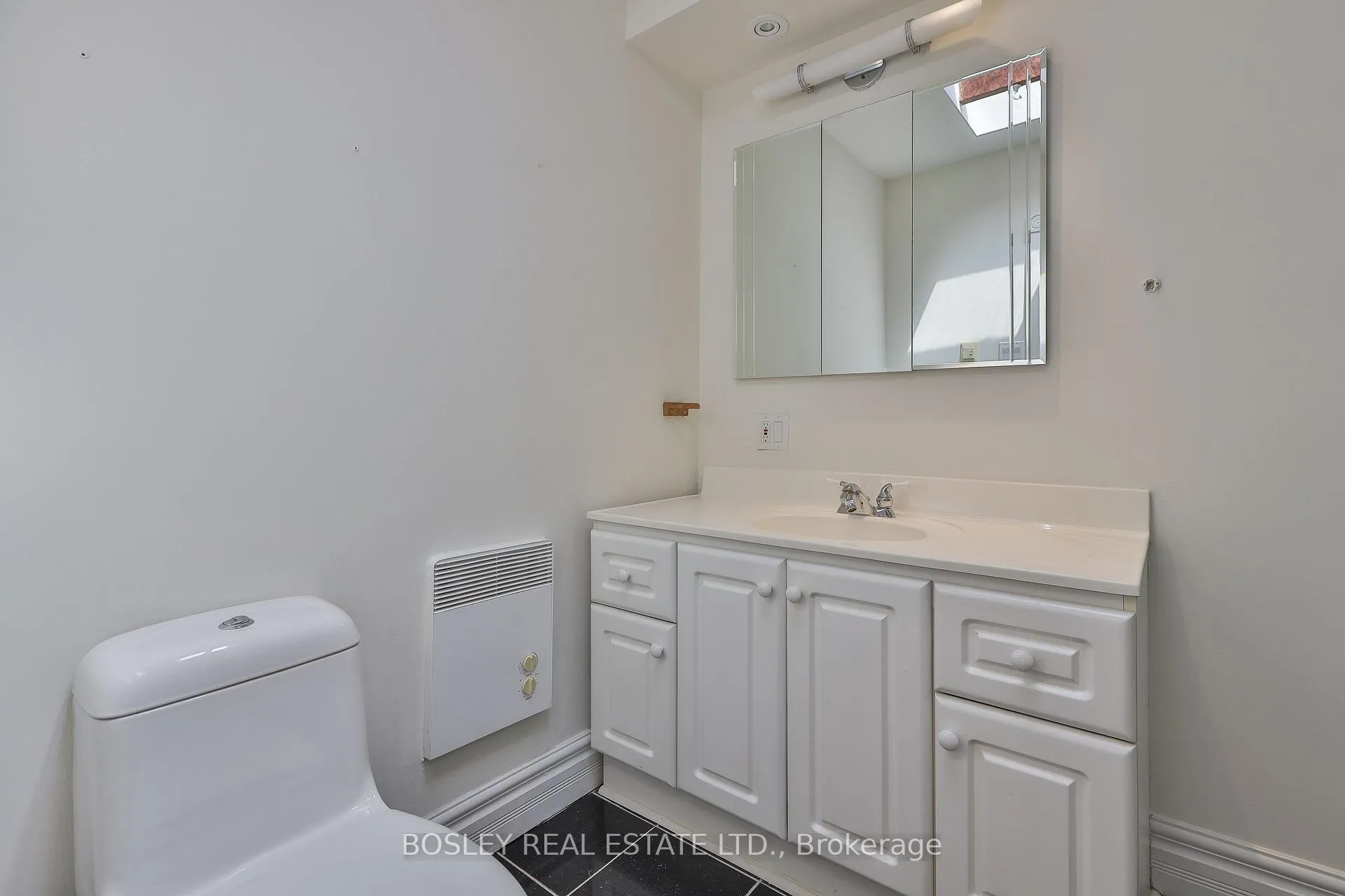 Photo 29 of 15 Kendal Avenue, Toronto, The Annex — HOMEH