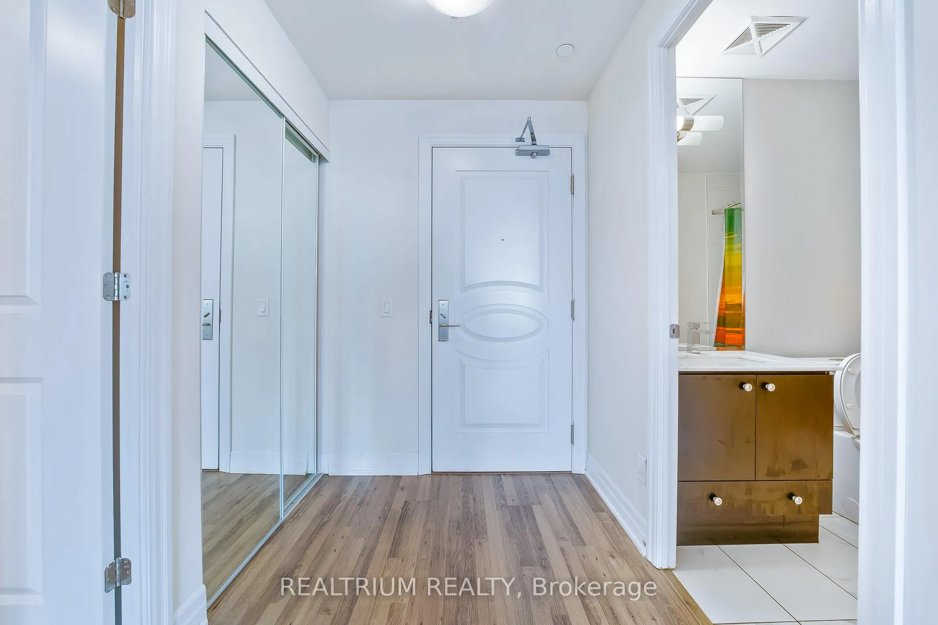 Photo 8 of Unit 1207, 9075 Jane Street, Vaughan, Concord — HOMEH