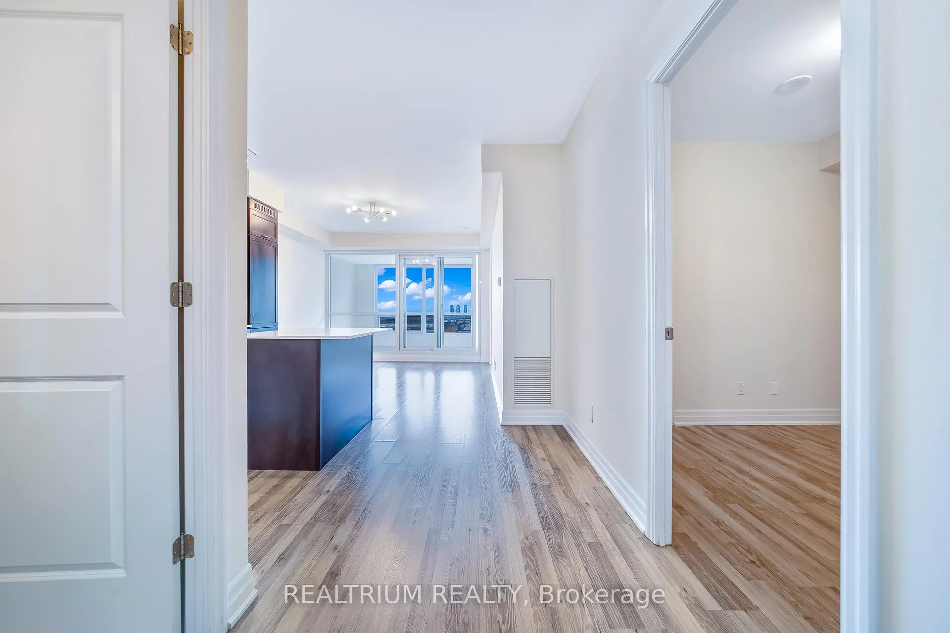 Photo 9 of Unit 1207, 9075 Jane Street, Vaughan, Concord — HOMEH