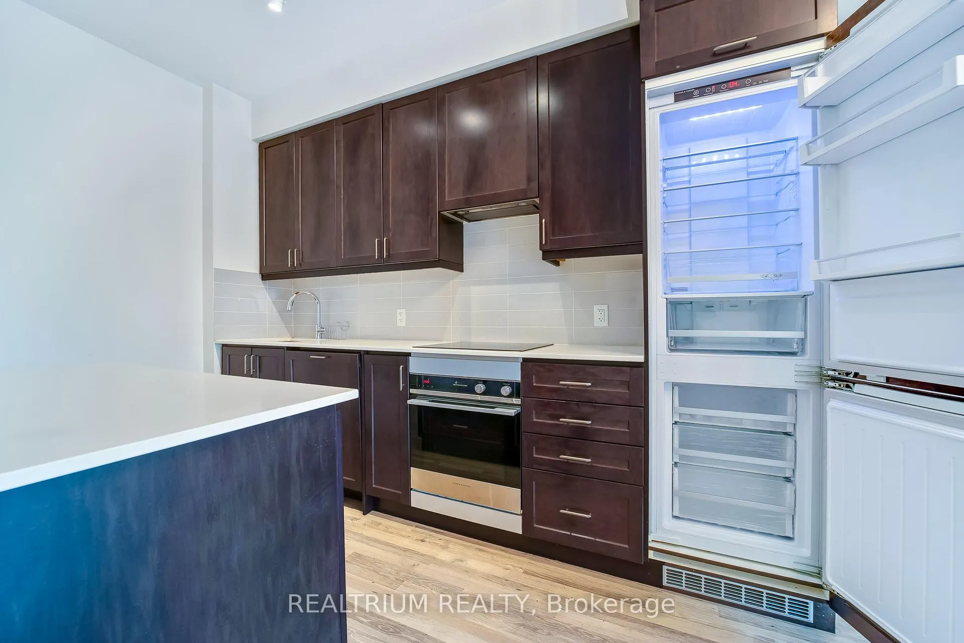 Photo 13 of Unit 1207, 9075 Jane Street, Vaughan, Concord — HOMEH