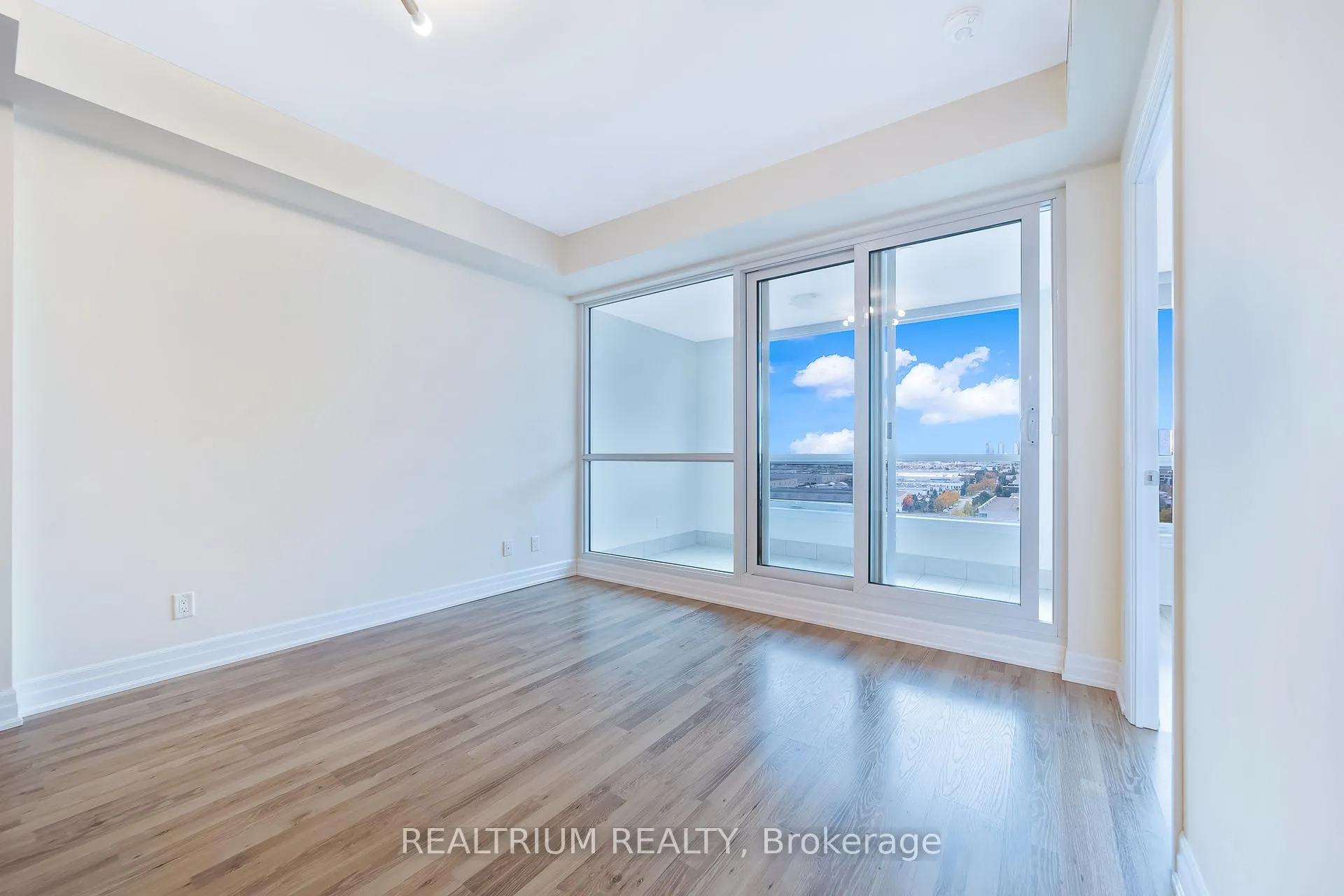 Photo 15 of Unit 1207, 9075 Jane Street, Vaughan, Concord — HOMEH