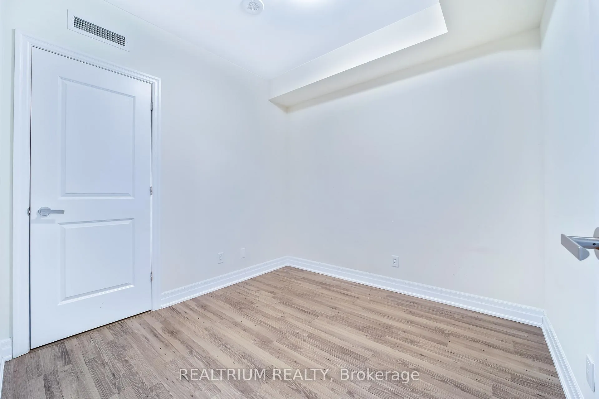 Photo 21 of Unit 1207, 9075 Jane Street, Vaughan, Concord — HOMEH