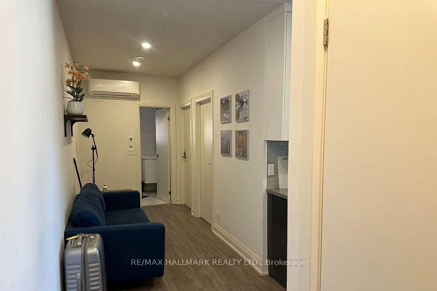 Photo 5 of Unit 11, 595 St Clair Avenue W, Toronto, Wychwood — HOMEH