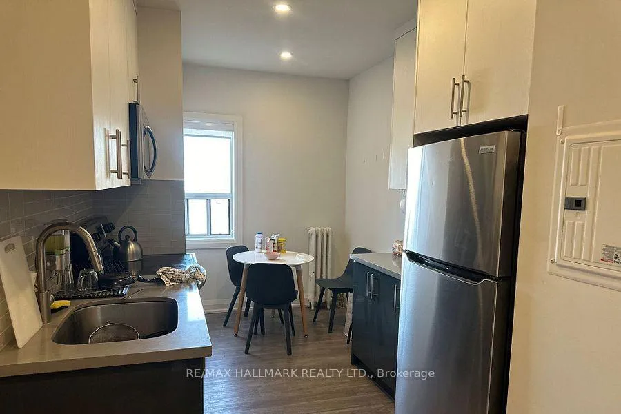 Photo 8 of Unit 11, 595 St Clair Avenue W, Toronto, Wychwood — HOMEH