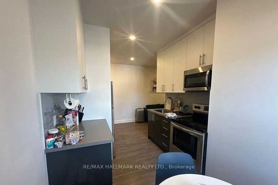 Photo 11 of Unit 11, 595 St Clair Avenue W, Toronto, Wychwood — HOMEH