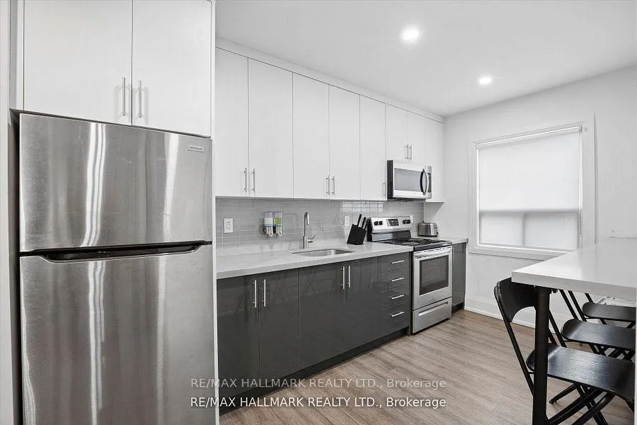 Photo 6 of Unit 12, 595 St Clair Avenue W, Toronto, Wychwood — HOMEH