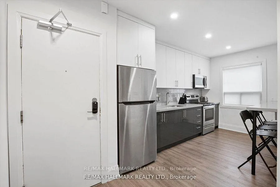 Photo 8 of Unit 12, 595 St Clair Avenue W, Toronto, Wychwood — HOMEH