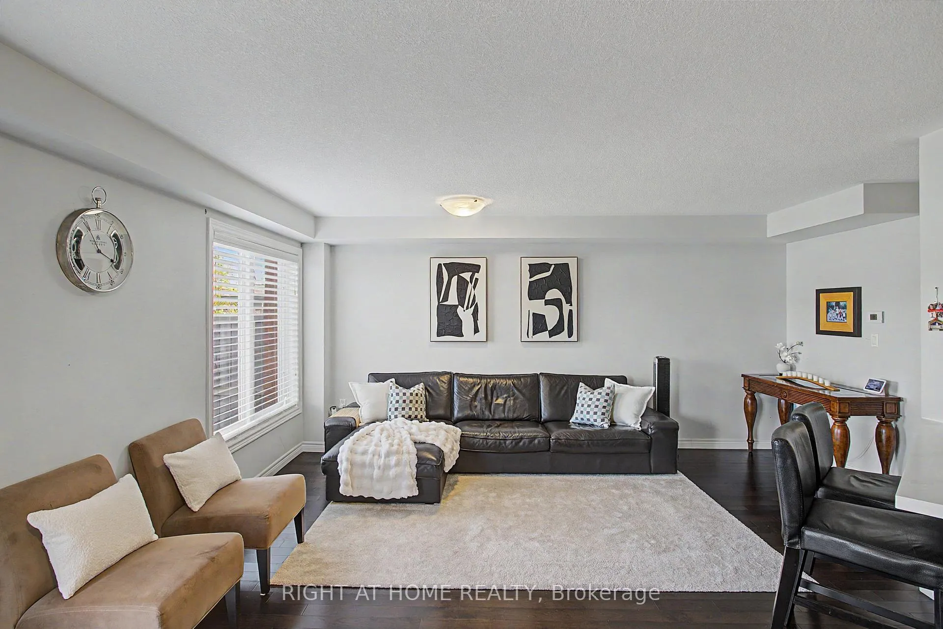 Photo 7 of 262 Pinehill Drive, Hamilton, Rural Glanbrook — HOMEH