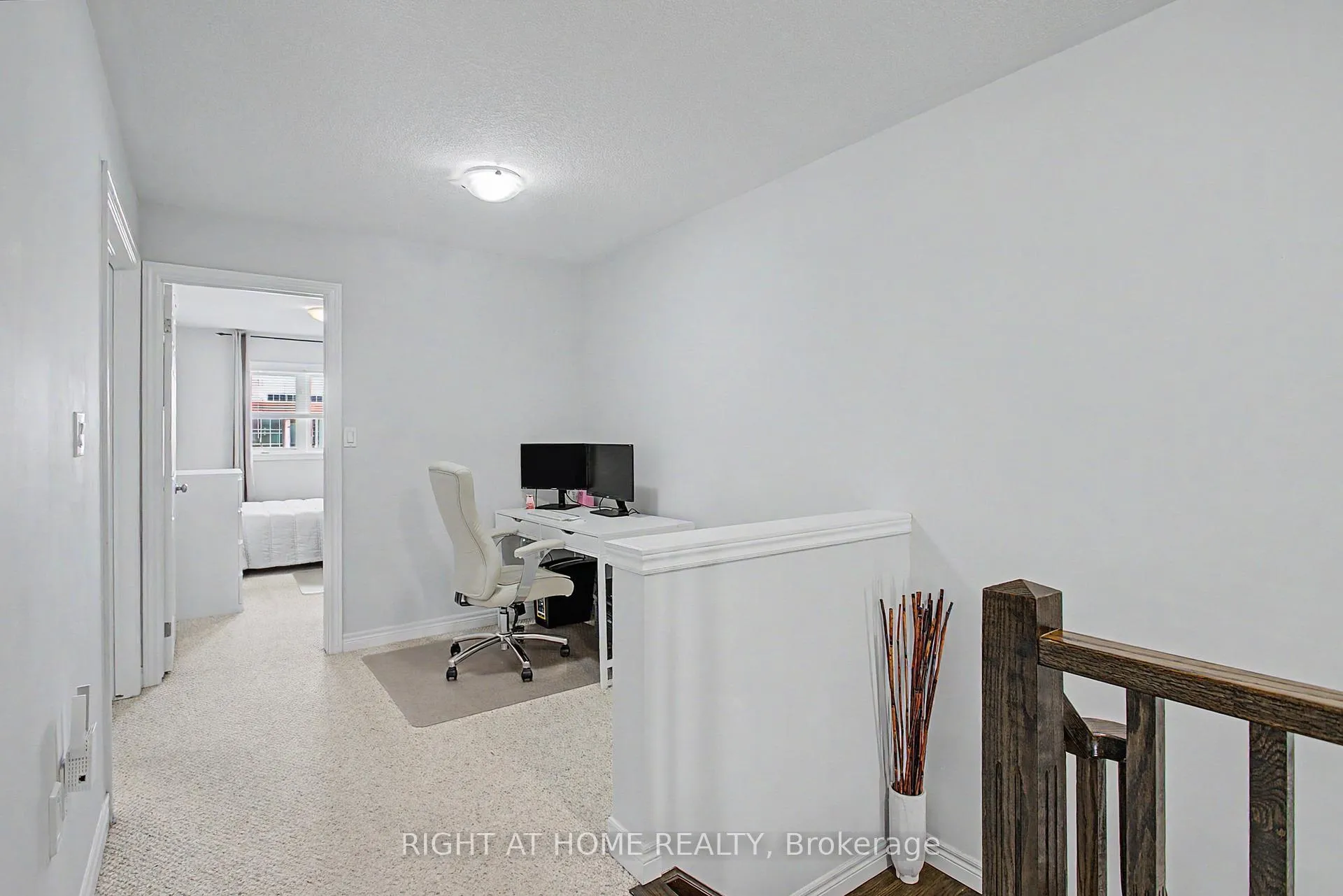 Photo 15 of 262 Pinehill Drive, Hamilton, Rural Glanbrook — HOMEH
