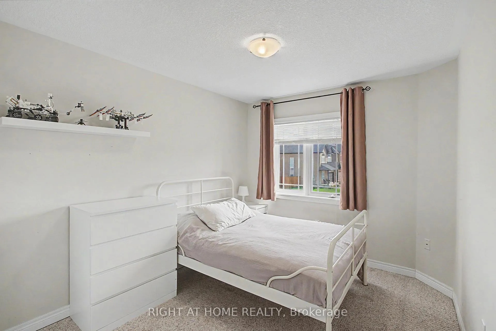 Photo 21 of 262 Pinehill Drive, Hamilton, Rural Glanbrook — HOMEH
