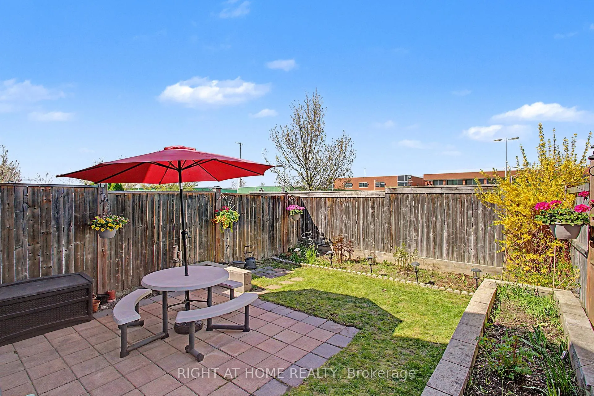 Photo 26 of 262 Pinehill Drive, Hamilton, Rural Glanbrook — HOMEH