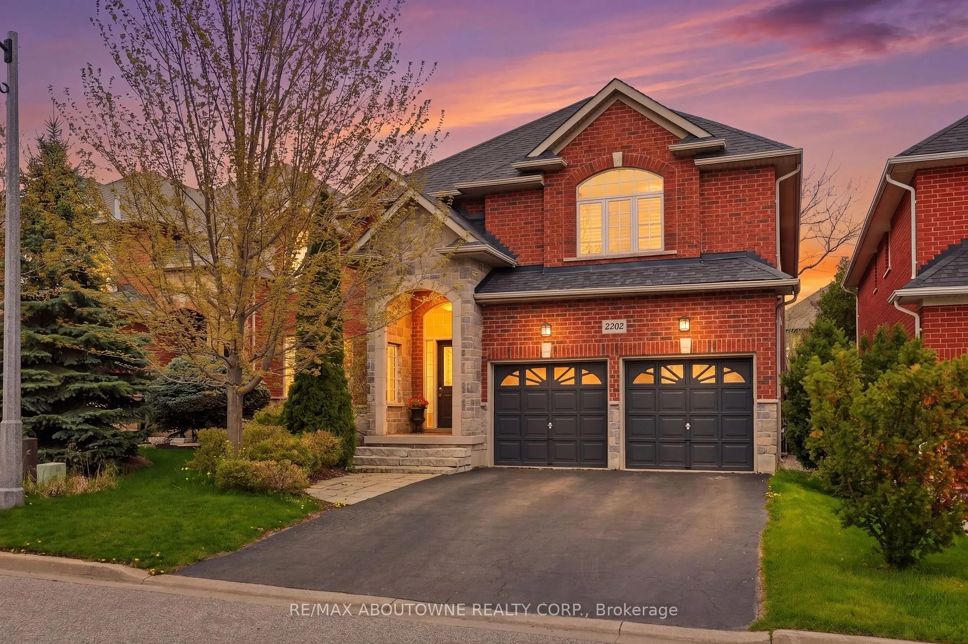 Front of 2202 Brookhaven Crescent