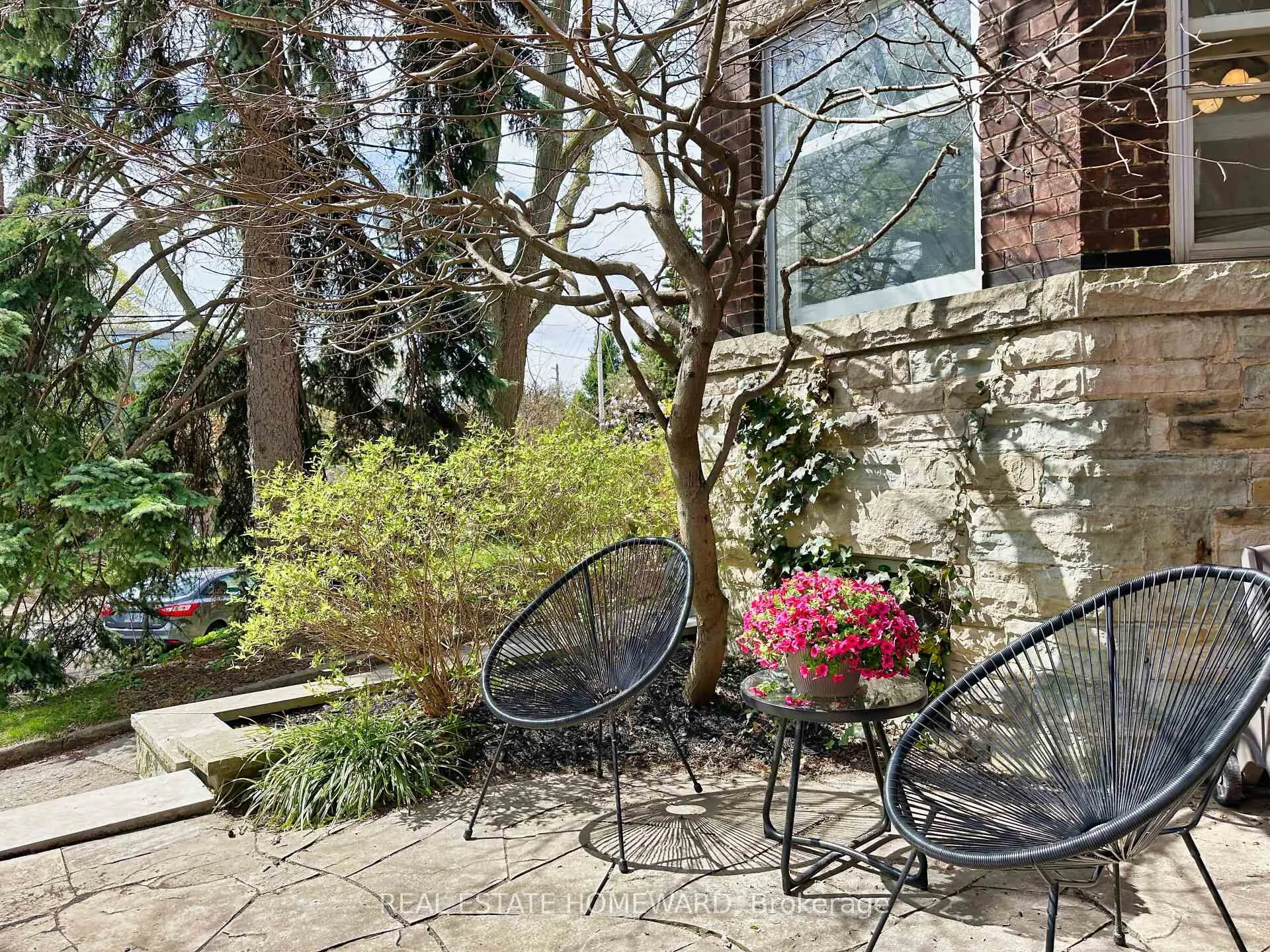 Photo 3 of 92 Indian Road, Toronto, High Park-Swansea — HOMEH