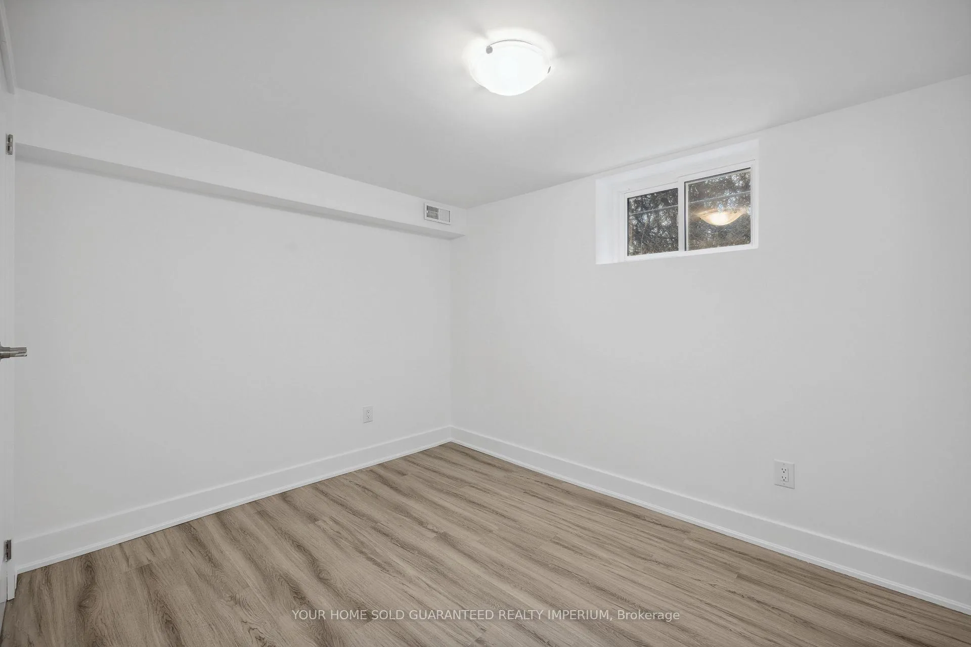 Photo 5 of Unit 3, 84 Taunton Road W, Oshawa, Samac — HOMEH