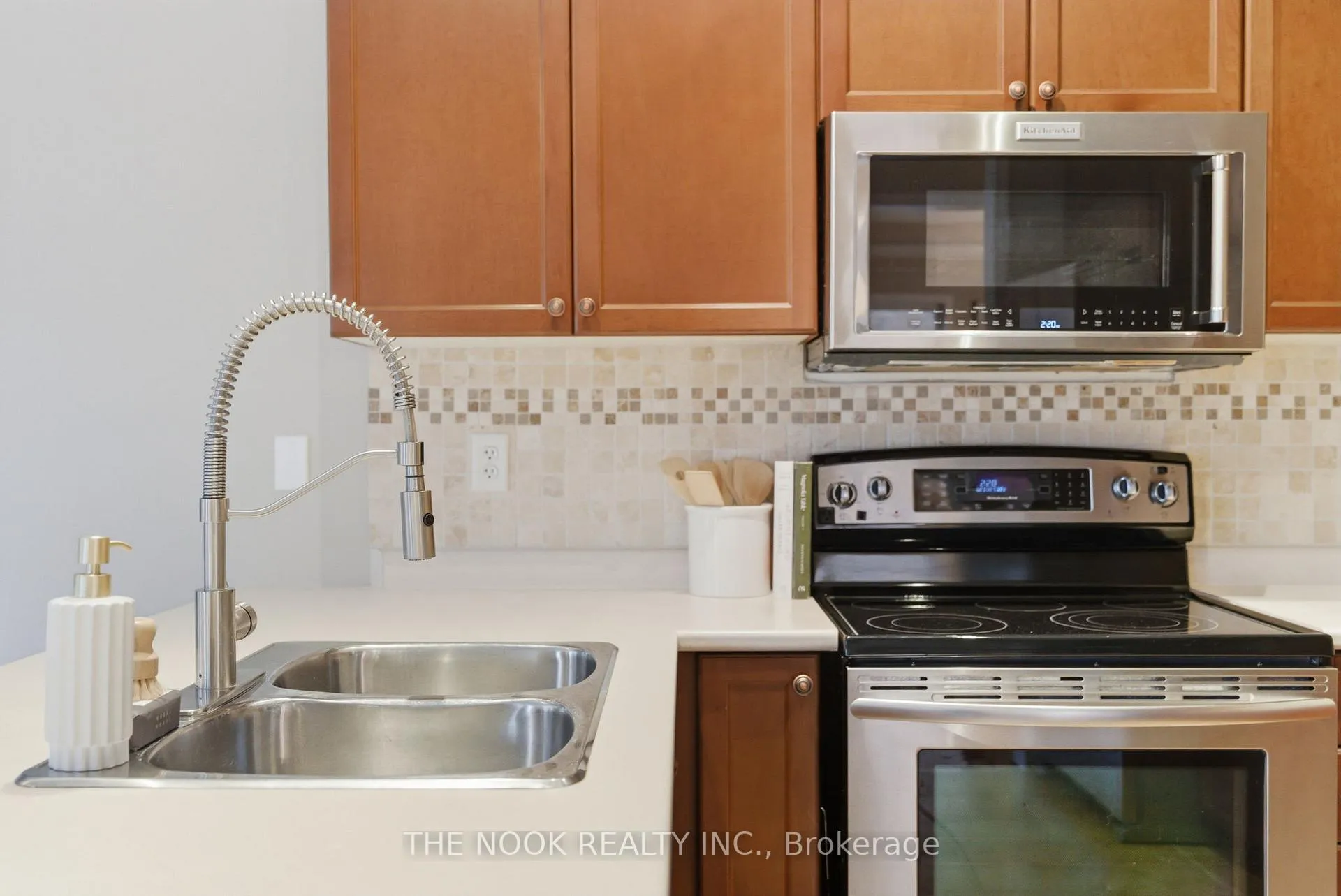 Photo 7 of 369 Longworth Avenue, Clarington, Bowmanville — HOMEH