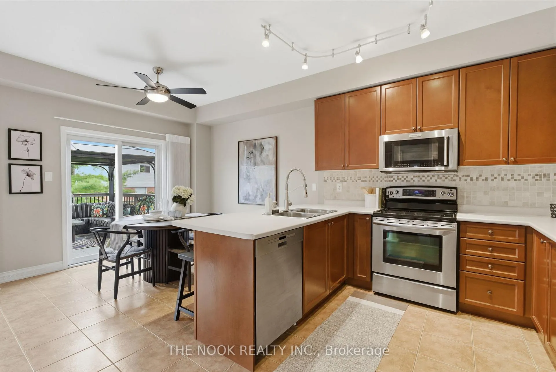 Photo 9 of 369 Longworth Avenue, Clarington, Bowmanville — HOMEH
