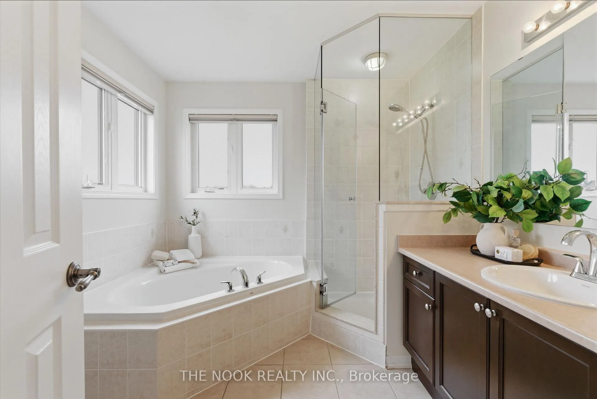 Photo 20 of 369 Longworth Avenue, Clarington, Bowmanville — HOMEH