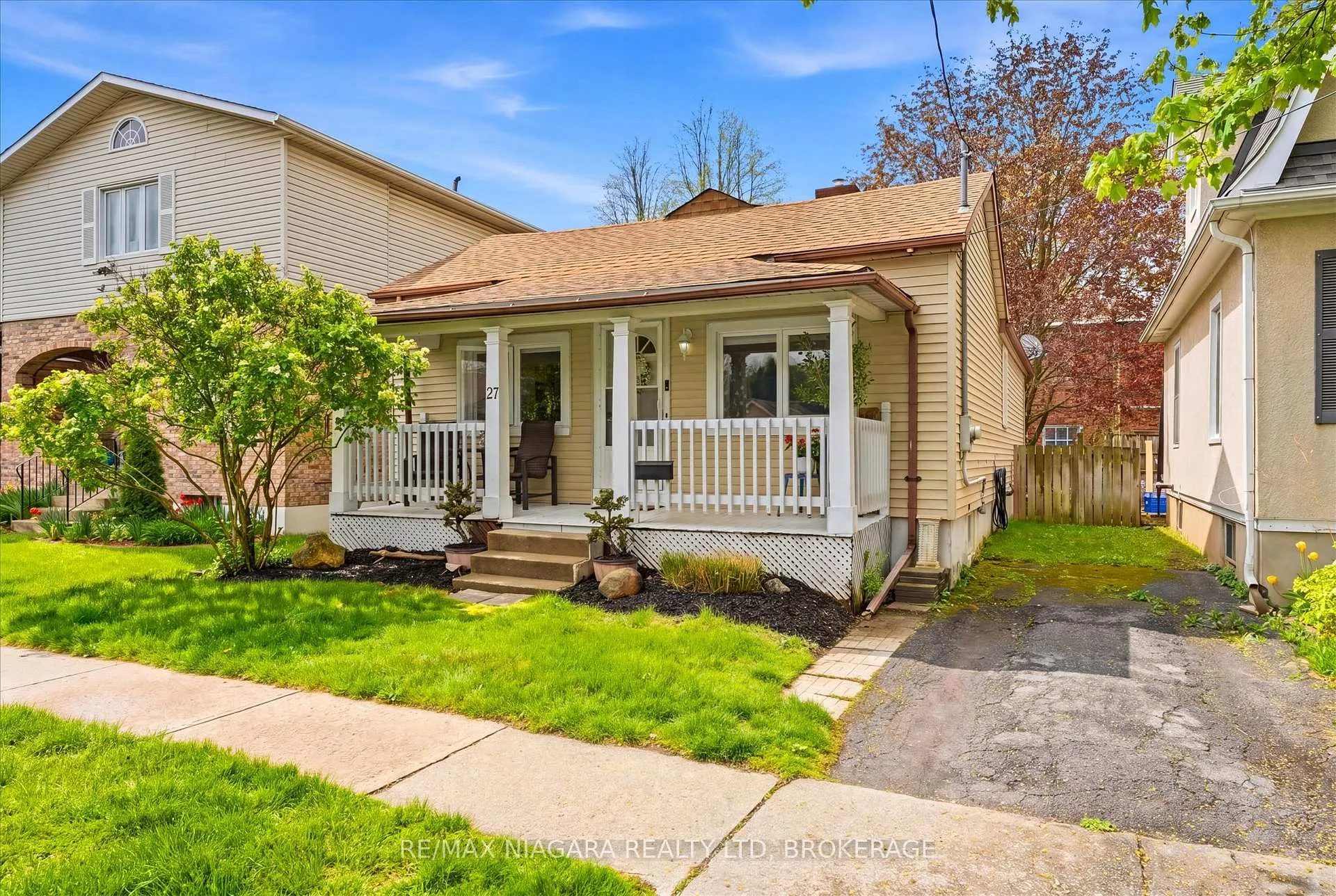 Photo 2 of 27 Wiley Street, St. Catharines, Downtown — HOMEH