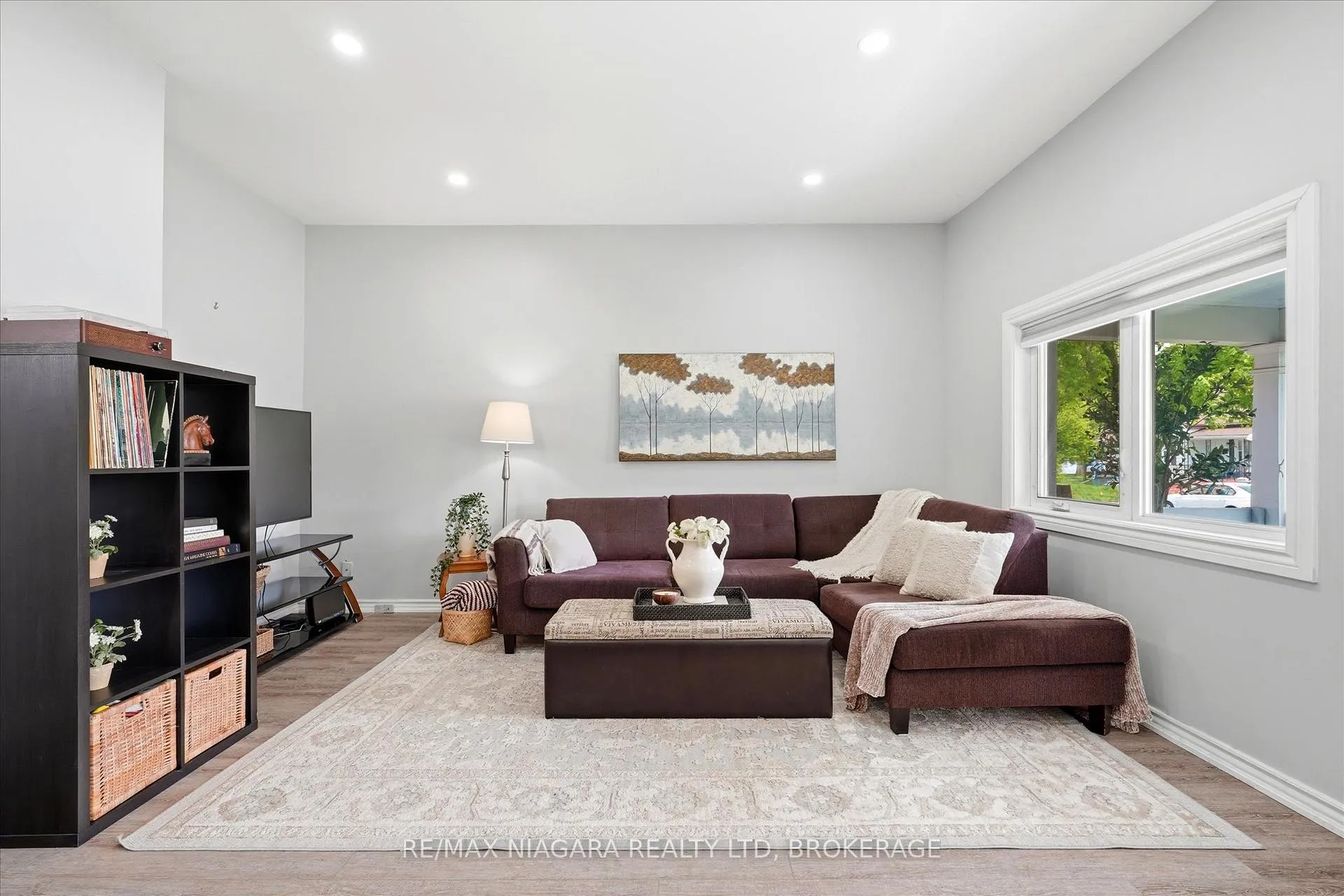 Photo 5 of 27 Wiley Street, St. Catharines, Downtown — HOMEH