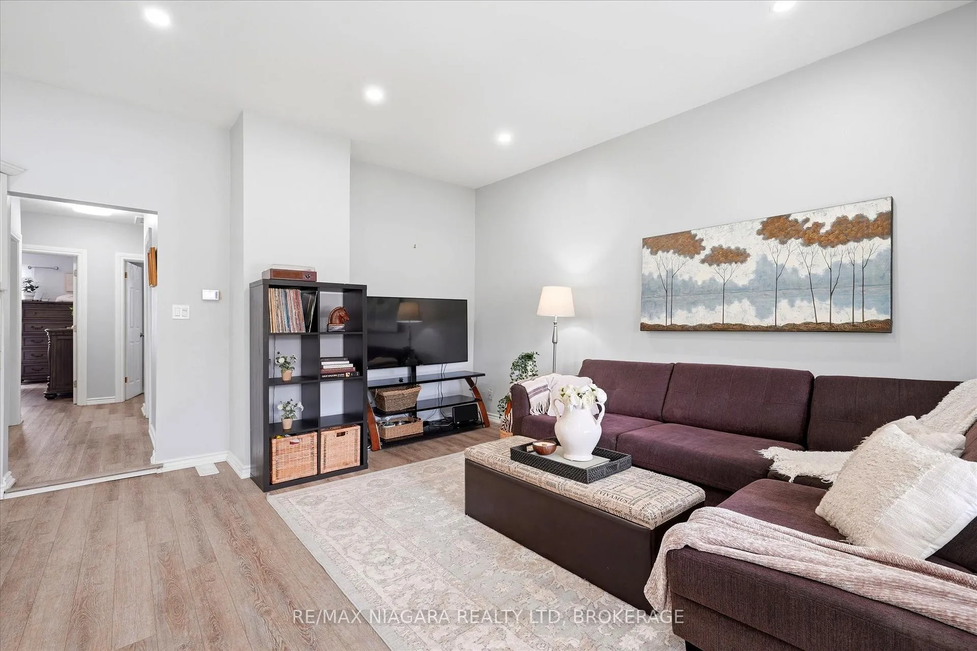 Photo 6 of 27 Wiley Street, St. Catharines, Downtown — HOMEH