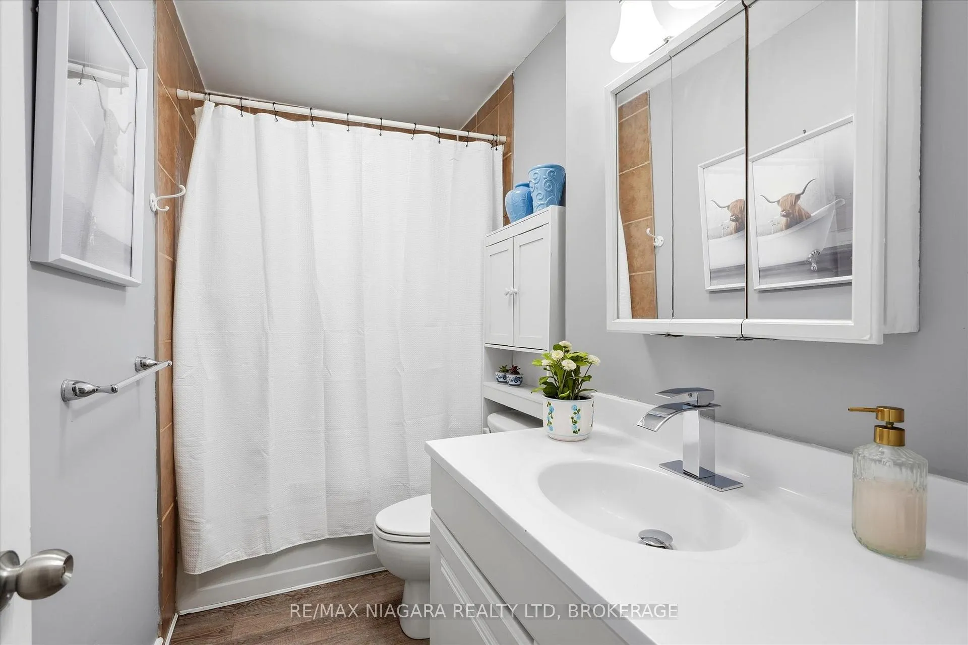 Photo 12 of 27 Wiley Street, St. Catharines, Downtown — HOMEH