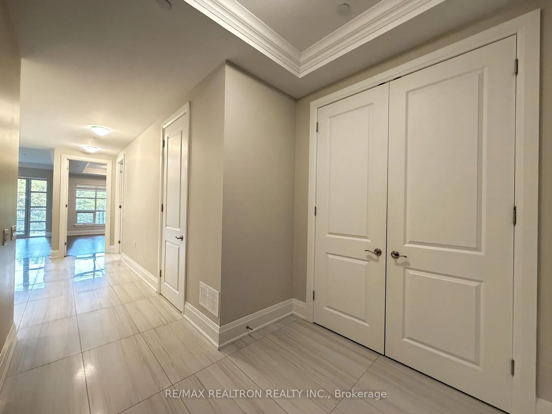 Photo 2 of Unit 501, 9909 Pine Valley Drive, Vaughan, Vellore Village — HOMEH