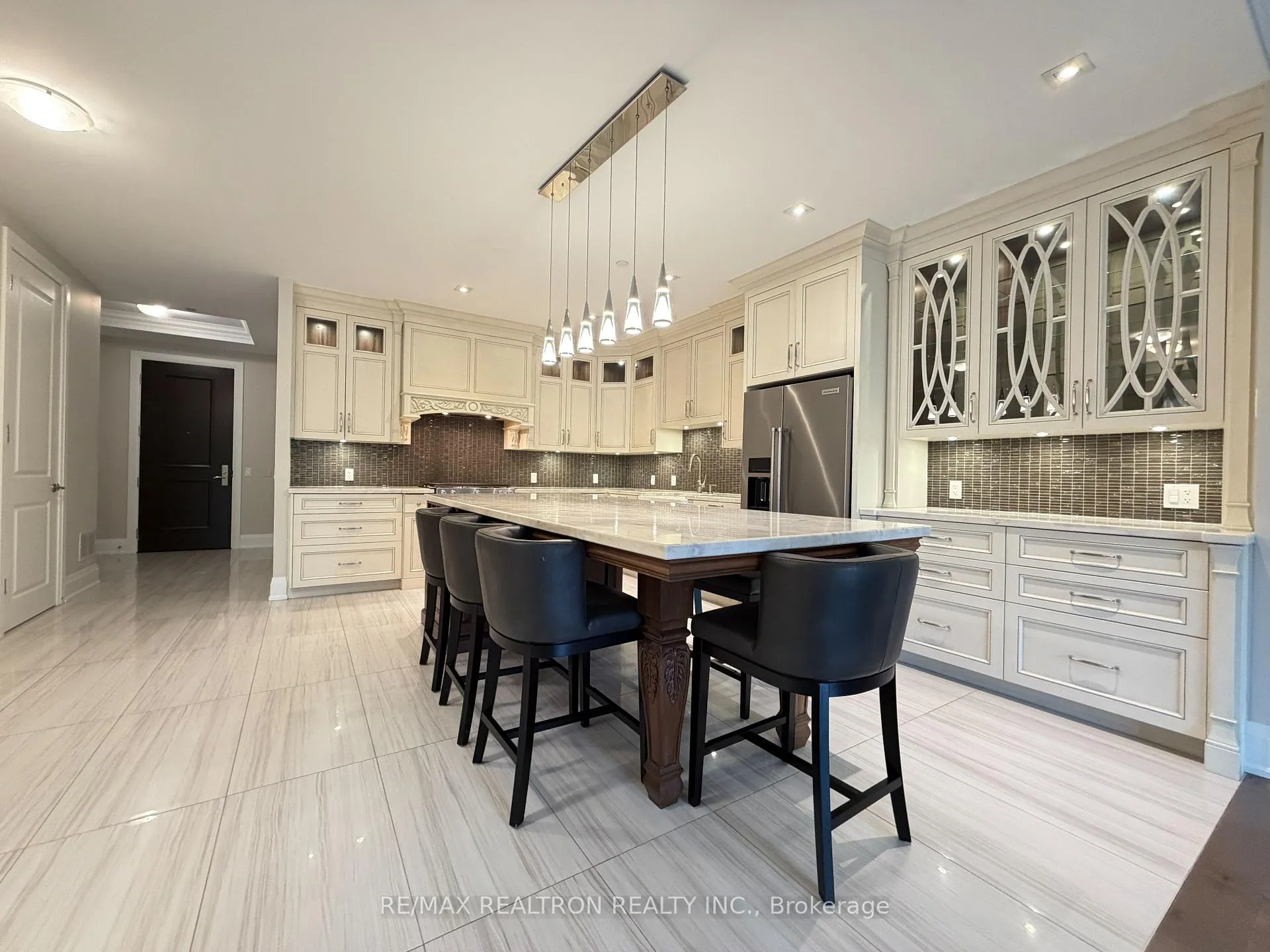 Photo 6 of Unit 501, 9909 Pine Valley Drive, Vaughan, Vellore Village — HOMEH