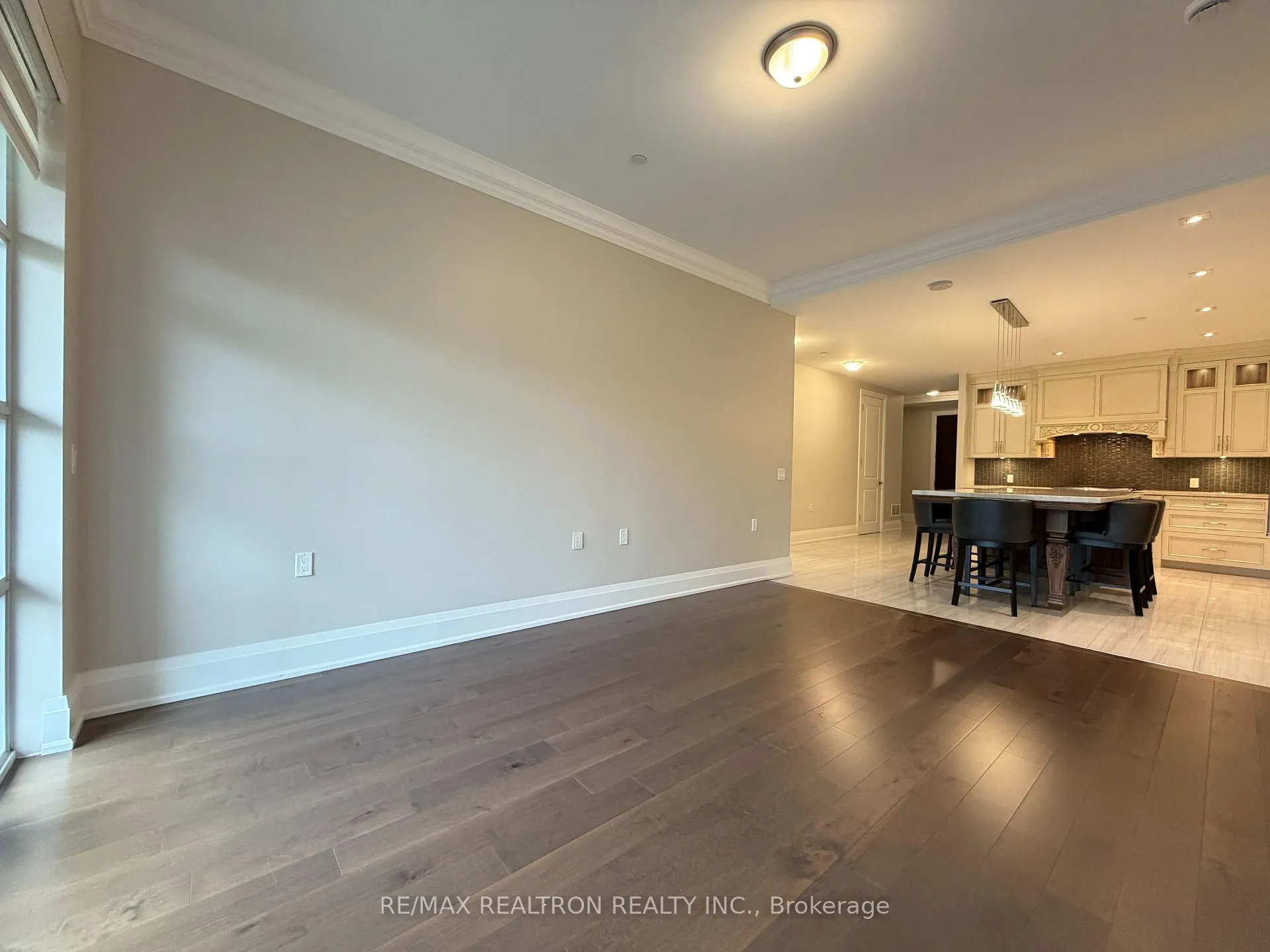 Photo 10 of Unit 501, 9909 Pine Valley Drive, Vaughan, Vellore Village — HOMEH