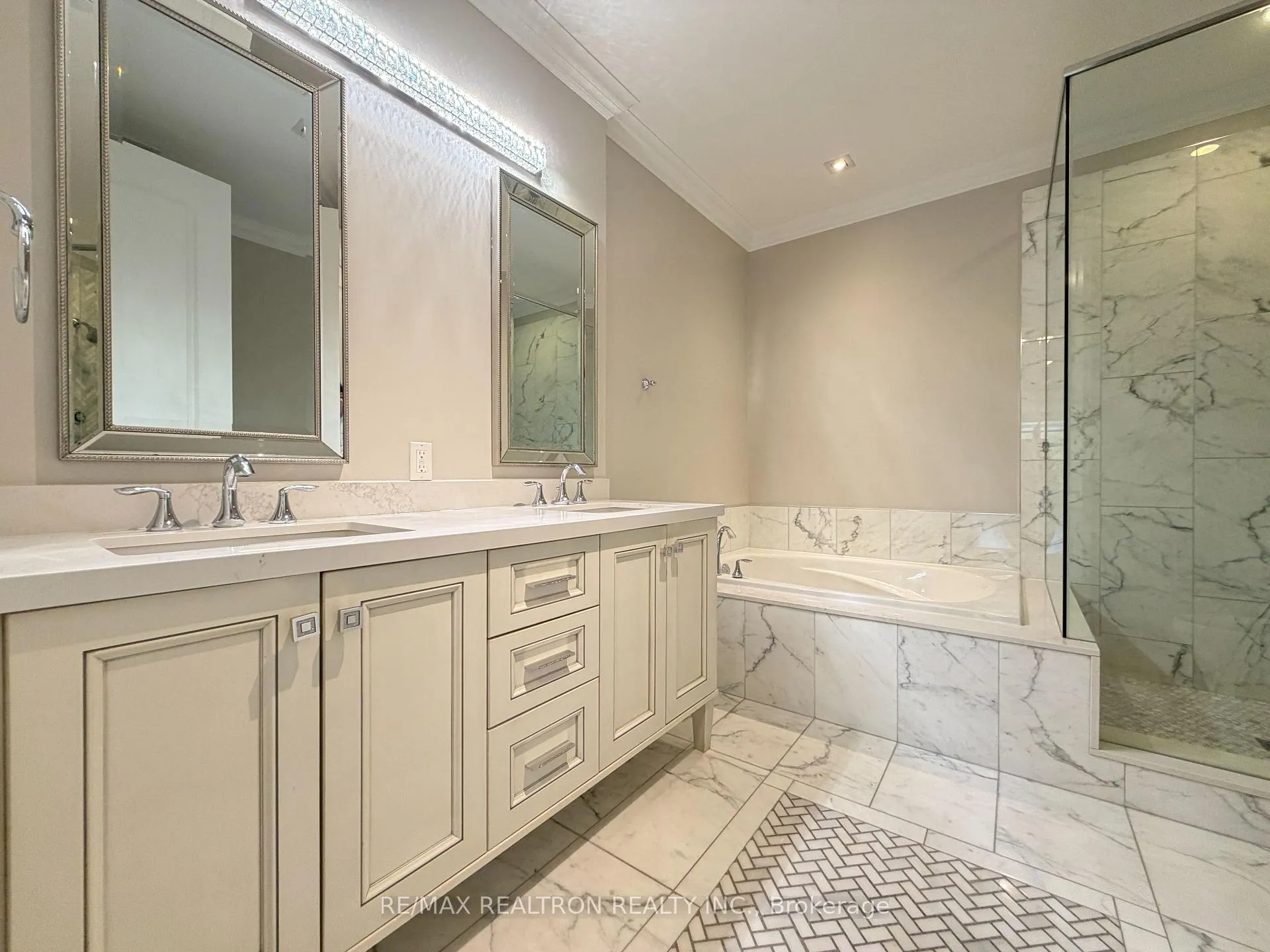 Photo 17 of Unit 501, 9909 Pine Valley Drive, Vaughan, Vellore Village — HOMEH