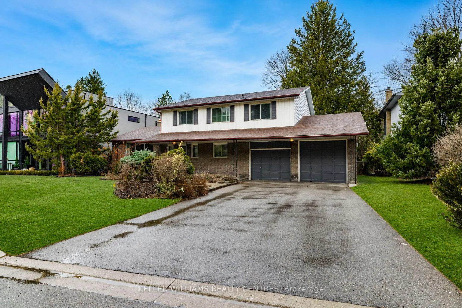 Photo 7 of 10 Hawthorne Lane, Aurora, Aurora Village — HOMEH