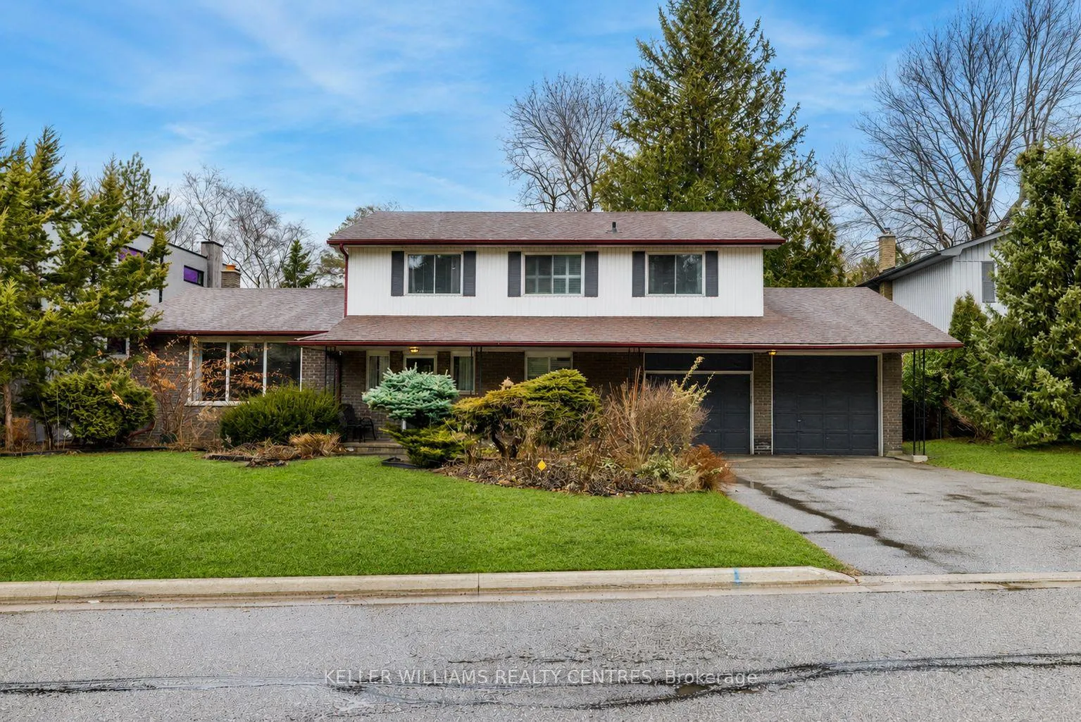 Photo 8 of 10 Hawthorne Lane, Aurora, Aurora Village — HOMEH