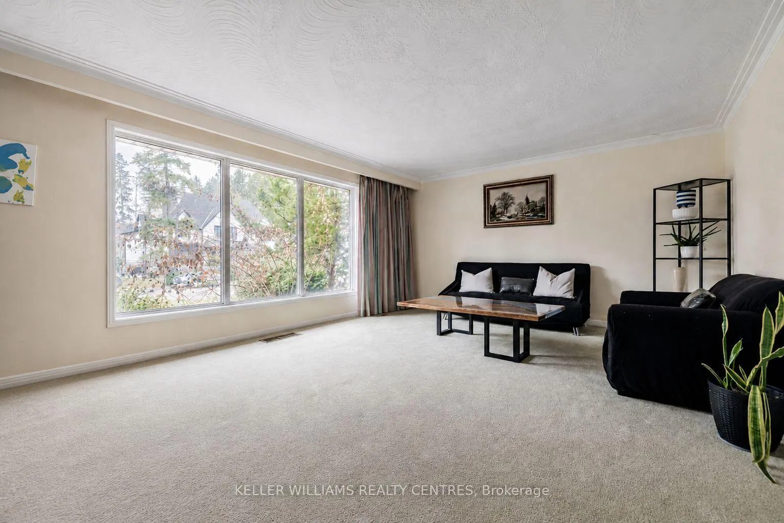 Photo 10 of 10 Hawthorne Lane, Aurora, Aurora Village — HOMEH