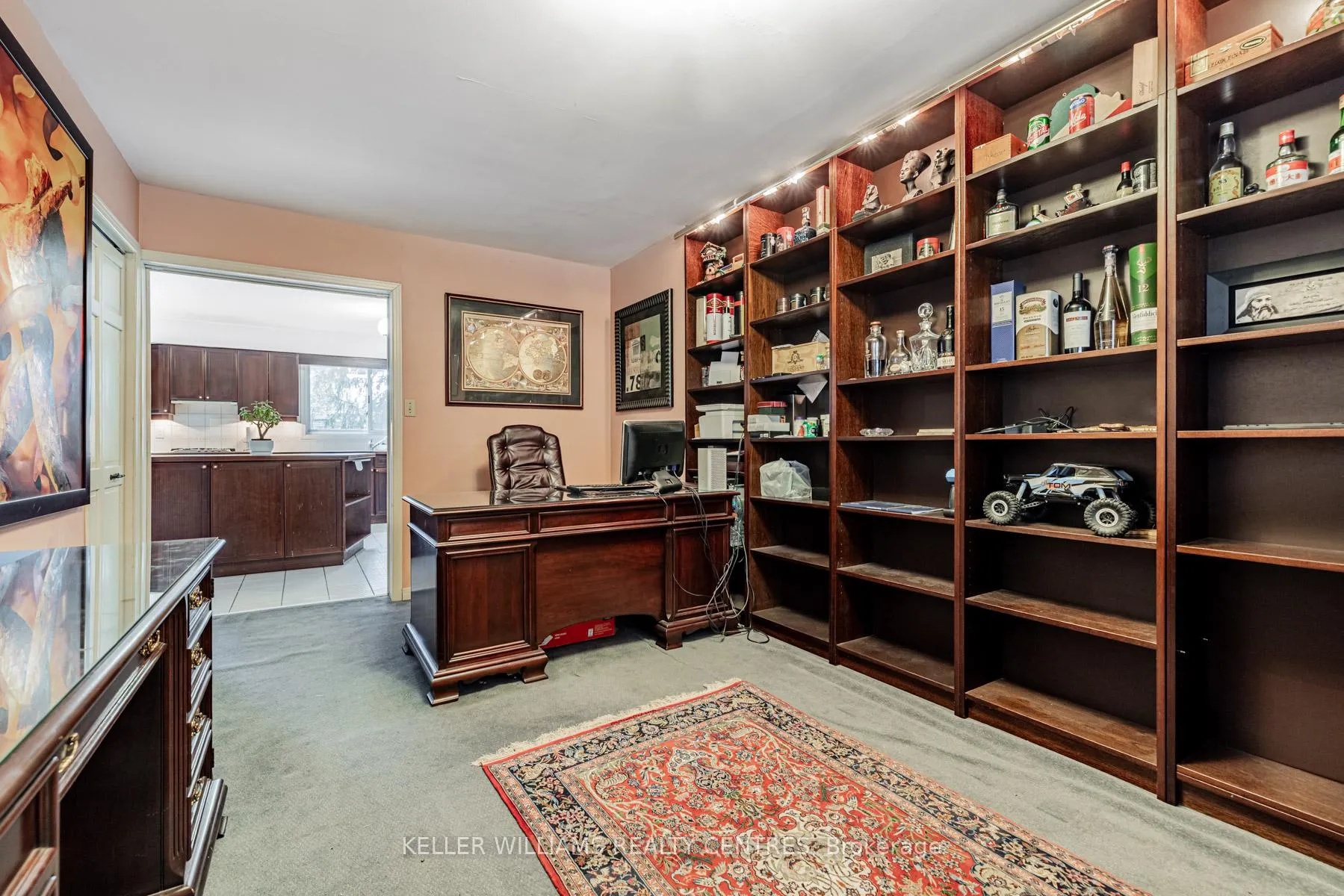Photo 12 of 10 Hawthorne Lane, Aurora, Aurora Village — HOMEH