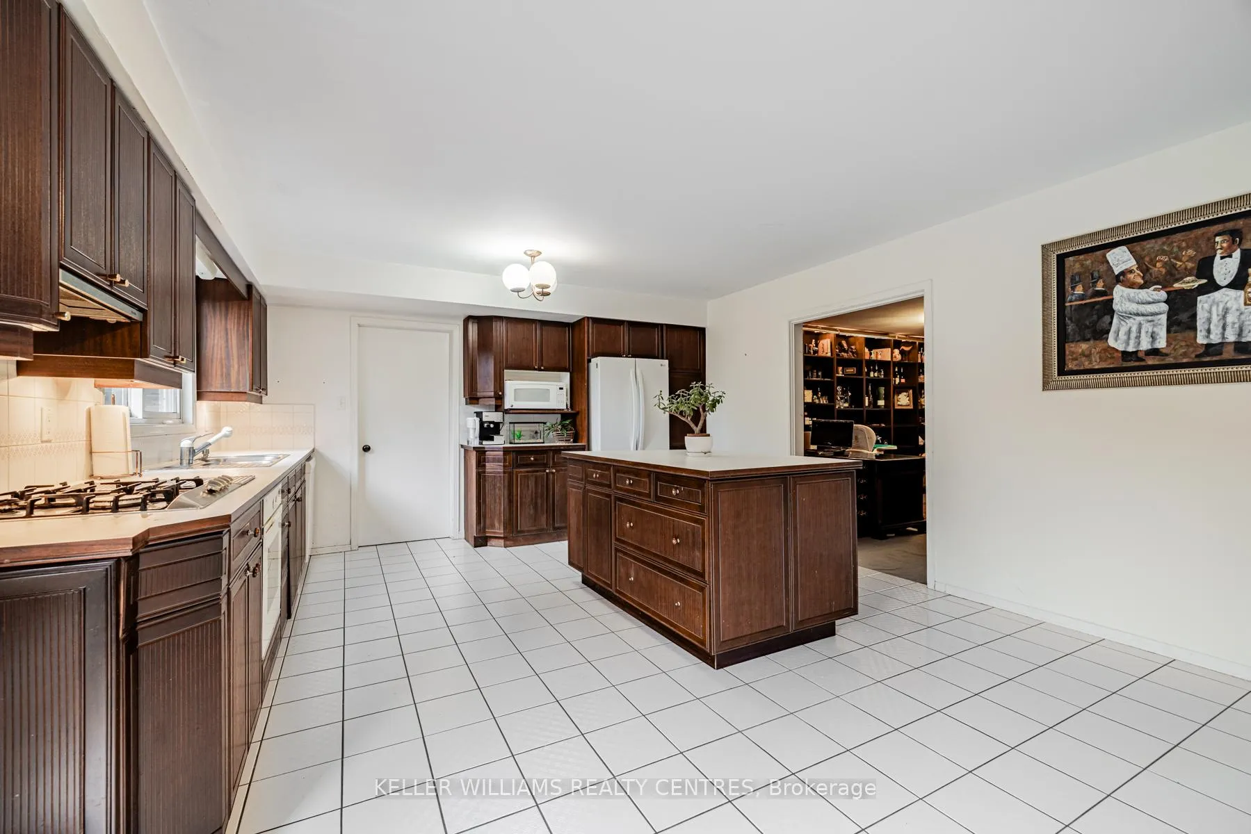 Photo 18 of 10 Hawthorne Lane, Aurora, Aurora Village — HOMEH