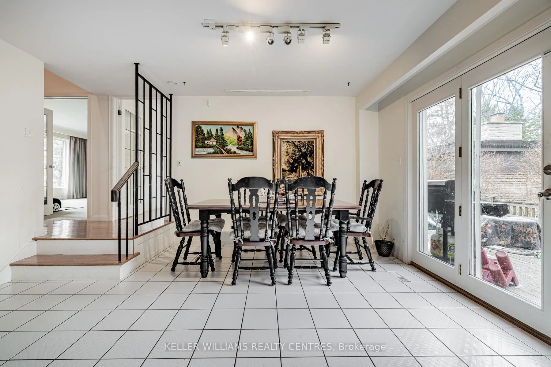 Photo 22 of 10 Hawthorne Lane, Aurora, Aurora Village — HOMEH