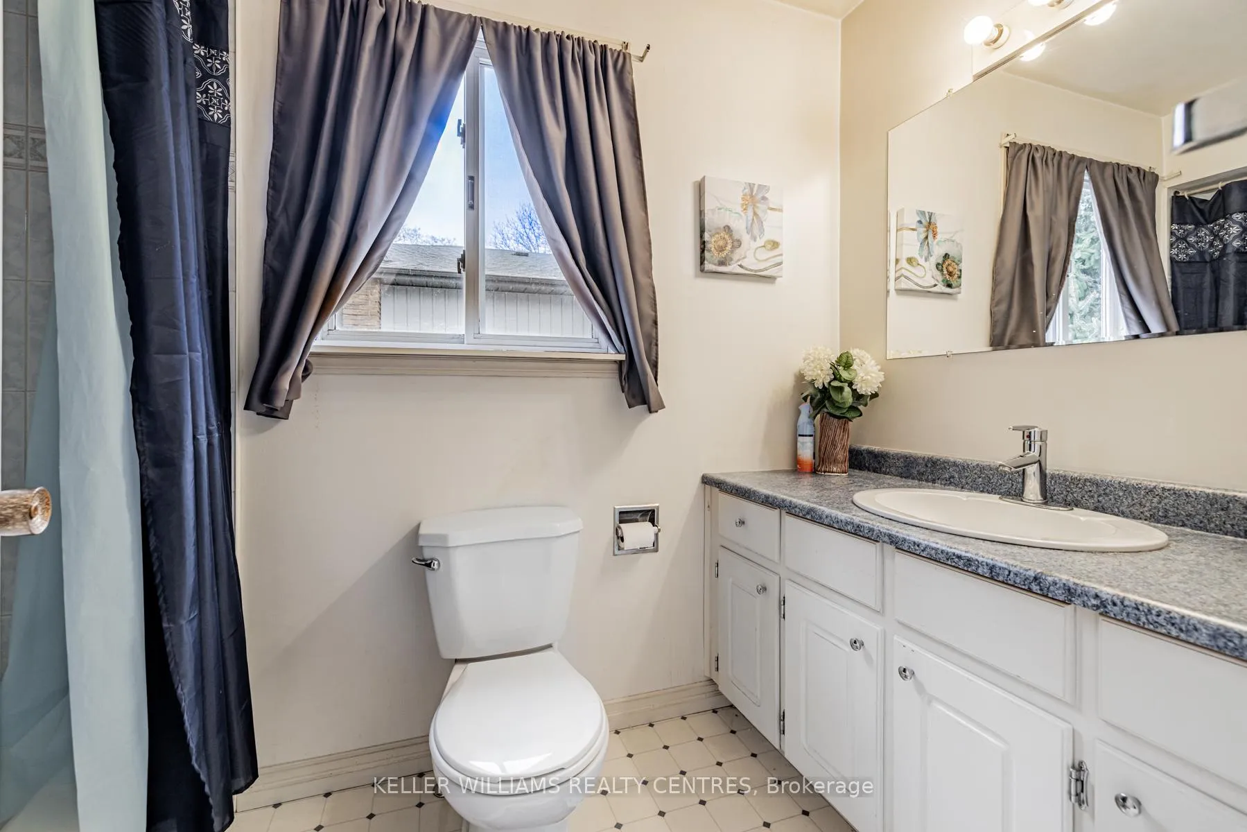 Photo 28 of 10 Hawthorne Lane, Aurora, Aurora Village — HOMEH