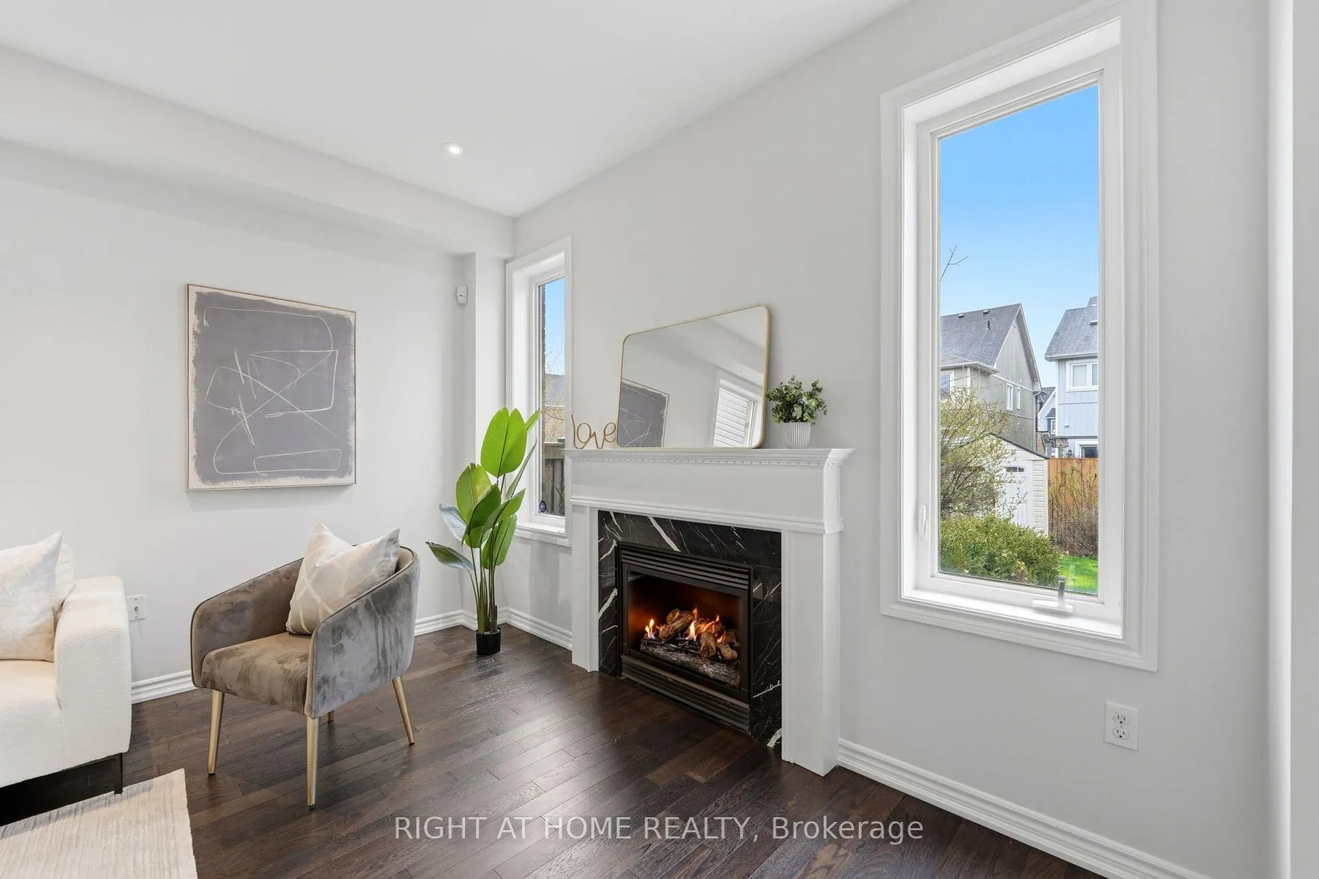 Photo 11 of 9 Shrewsbury Drive, Whitby, Brooklin — HOMEH
