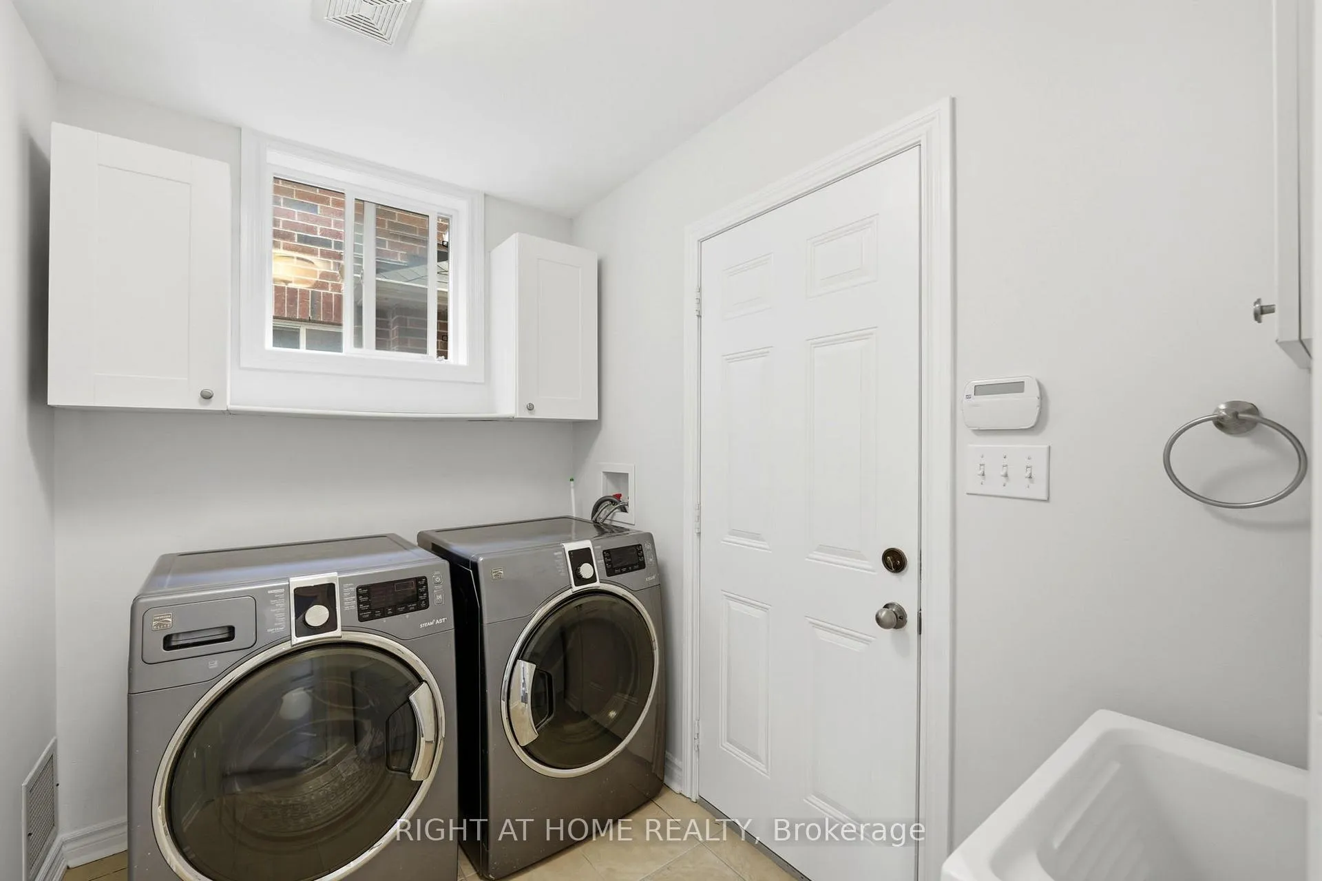 Photo 15 of 9 Shrewsbury Drive, Whitby, Brooklin — HOMEH
