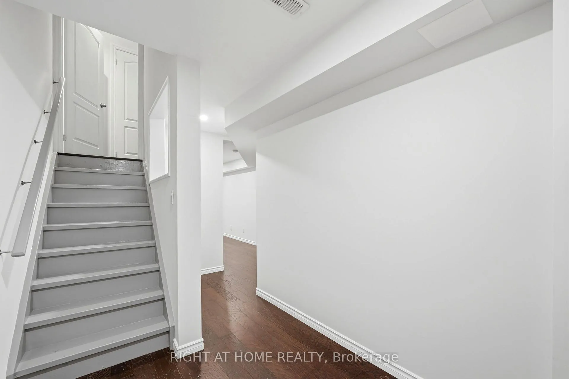 Photo 29 of 9 Shrewsbury Drive, Whitby, Brooklin — HOMEH