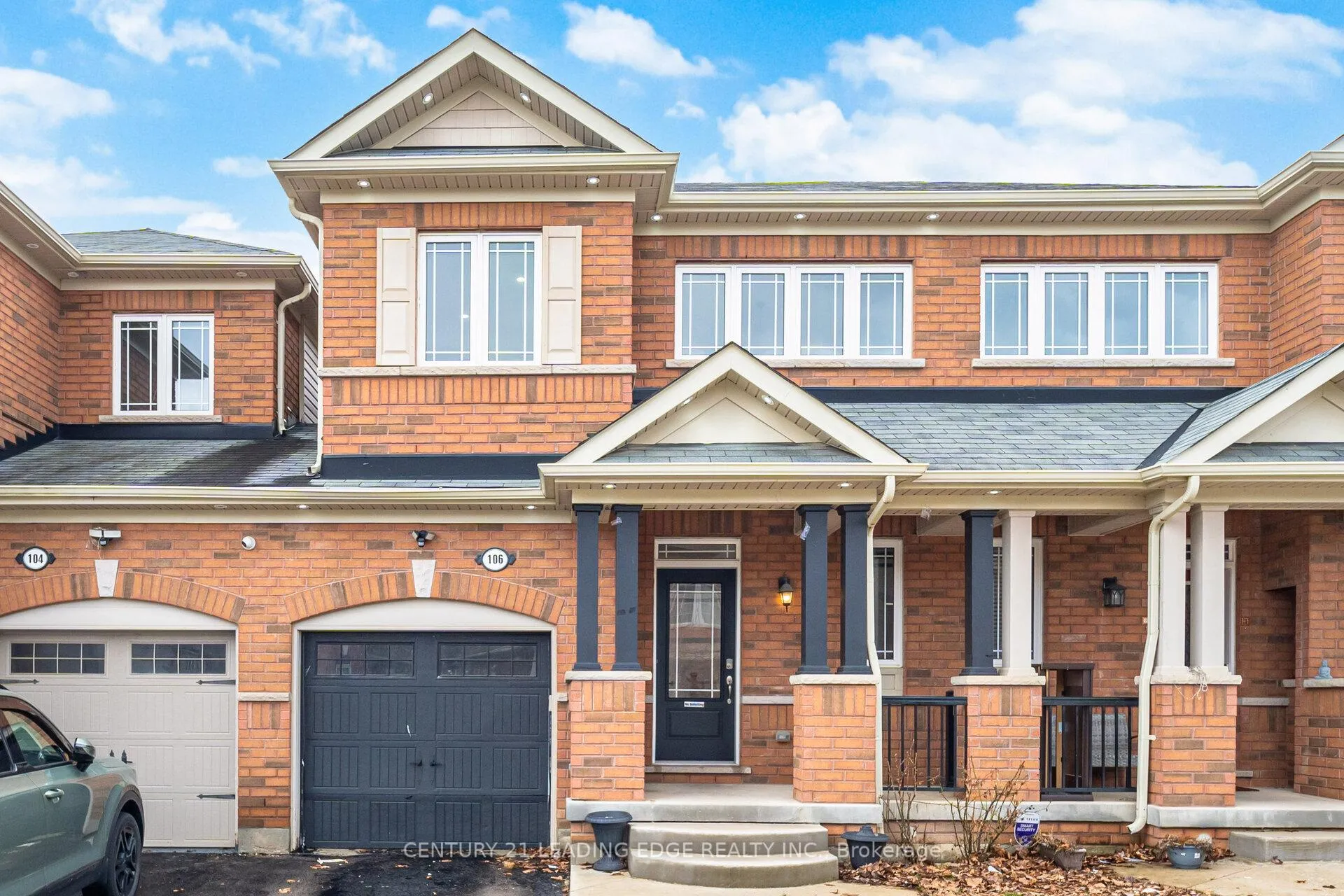 Photo 2 of 106 Kempenfelt Trail, Brampton, Northwest Brampton — HOMEH