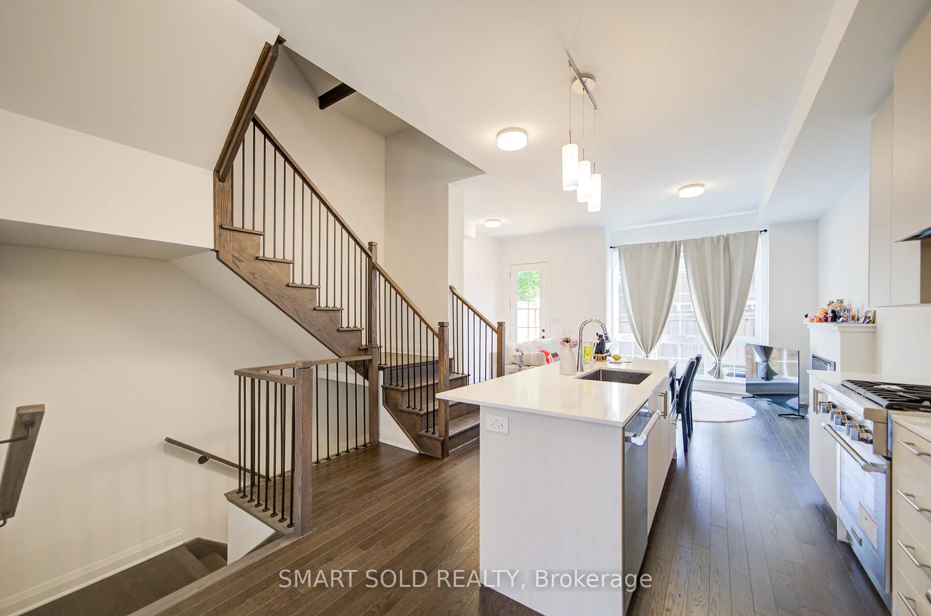 Photo 15 of 63 Alton Crescent, Vaughan, Uplands — HOMEH