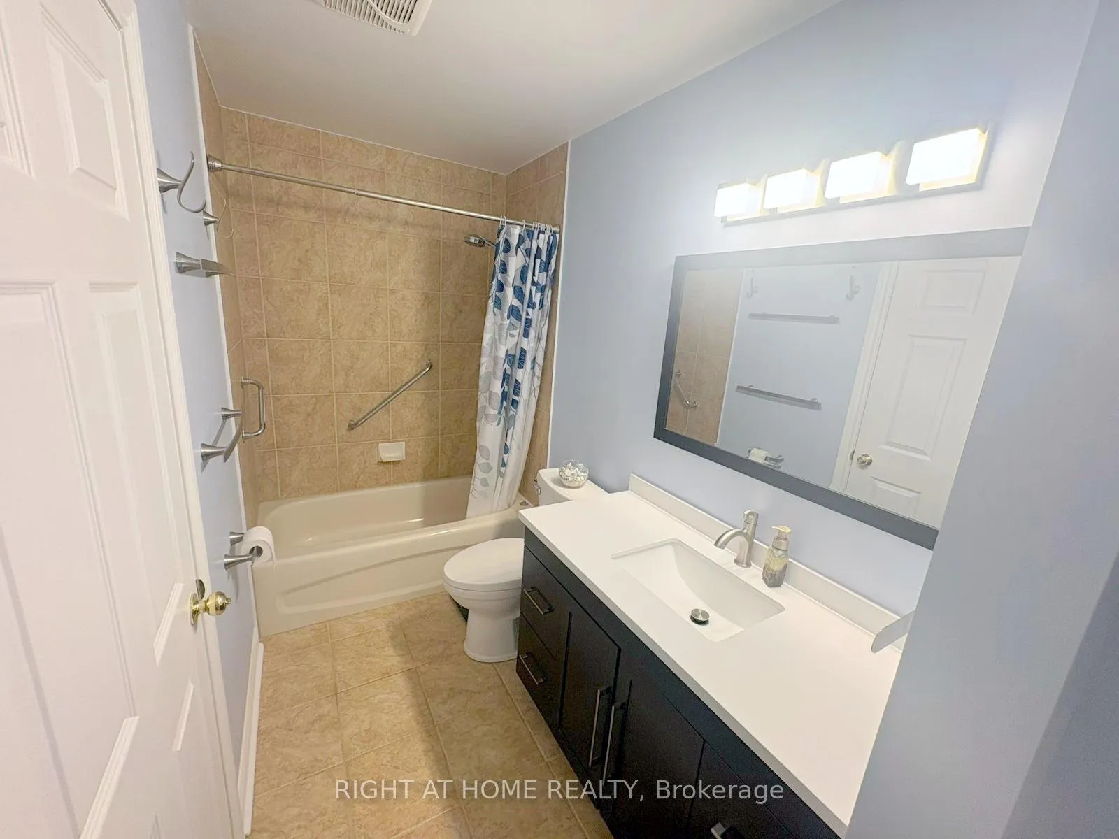 Photo 8 of Unit 202, 2000 Creekside Drive, Hamilton, Dundas — HOMEH
